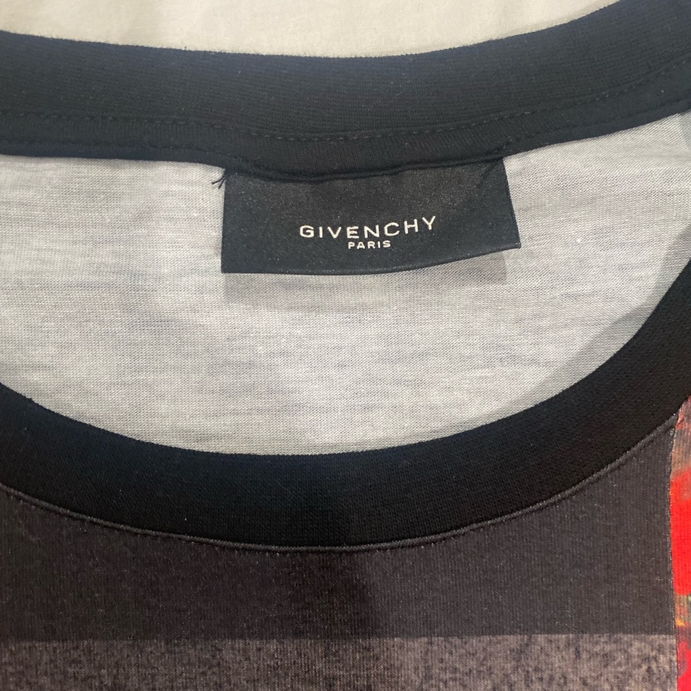 Givenchy - Picture 5 of 11